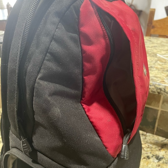 Nikon D5000 18-55VR Kit camera w/18-55mm zoom lens, 100-300mm zoom lens & bag - Picture 4 of 16